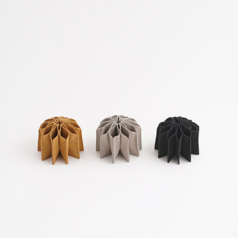 ACCORDING PENHOLDER ( 3 colors )